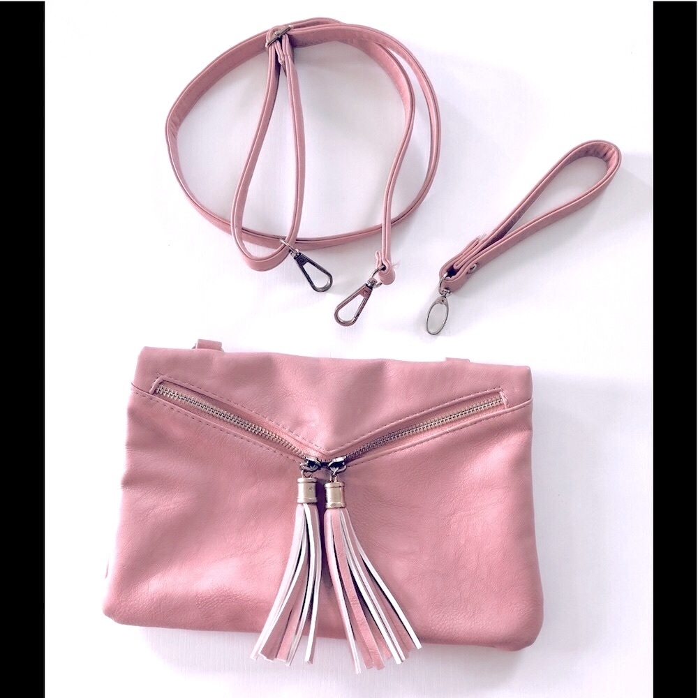 Boston Proper Wristlet clutch/Crossbody 2 detachable straps In Peachy pink lined